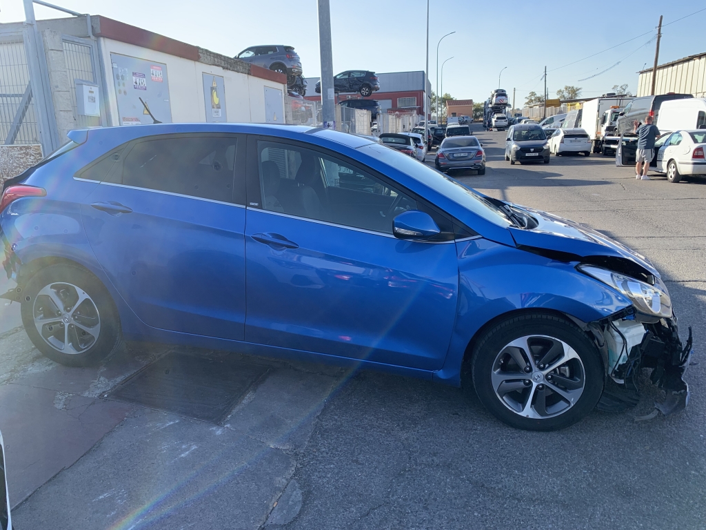 HYUNDAI I-30 GO 1.6 CRD 110CV HYUNDAI I-30 GO 1.6 CRD 110CV