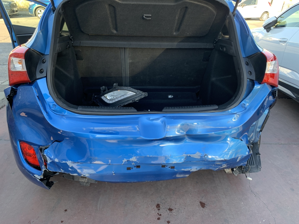 HYUNDAI I-30 GO 1.6 CRD 110CV HYUNDAI I-30 GO 1.6 CRD 110CV