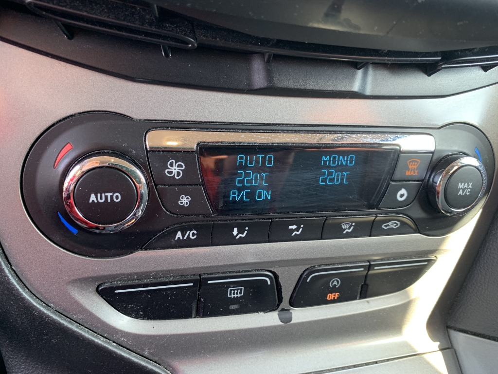 FORD FOCUS 1.6 TDCI 115CV FORD FOCUS 1.6 TDCI 115CV