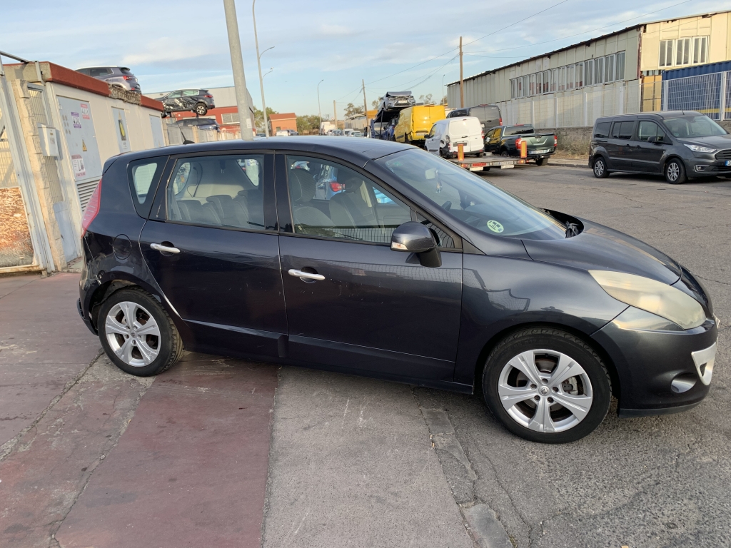 RENAULT SCENIC 1.5 DCI 107 CV