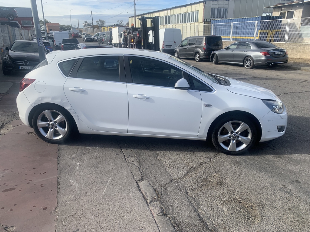 OPEL ASTRA 1.7 CDTI 125CV OPEL ASTRA 1.7 CDTI 125CV