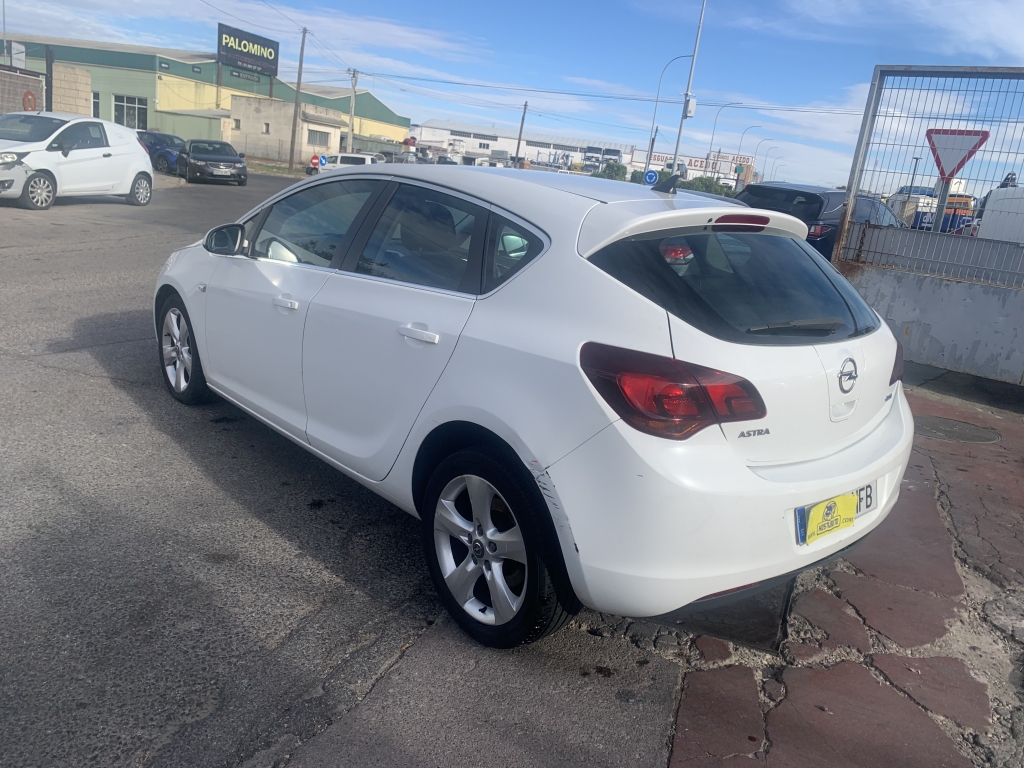 OPEL ASTRA 1.7 CDTI 125CV OPEL ASTRA 1.7 CDTI 125CV