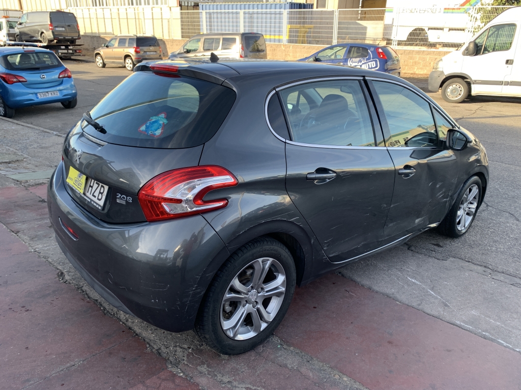 PEUGEOT 208 1.6 HDI 92CV PEUGEOT 208 1.6 HDI 92CV