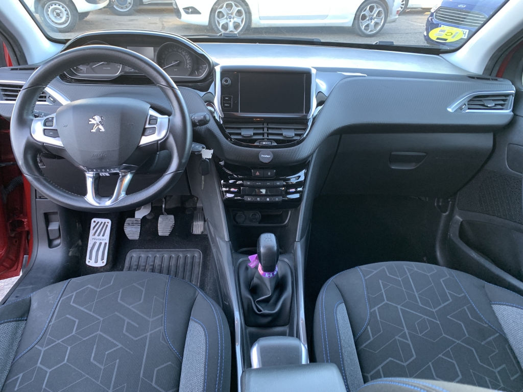 PEUGEOT 2008 1.6 HDI 100CV PEUGEOT 2008 1.6 HDI 100CV