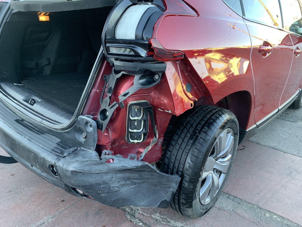 PEUGEOT 2008 1.6 HDI 100CV PEUGEOT 2008 1.6 HDI 100CV