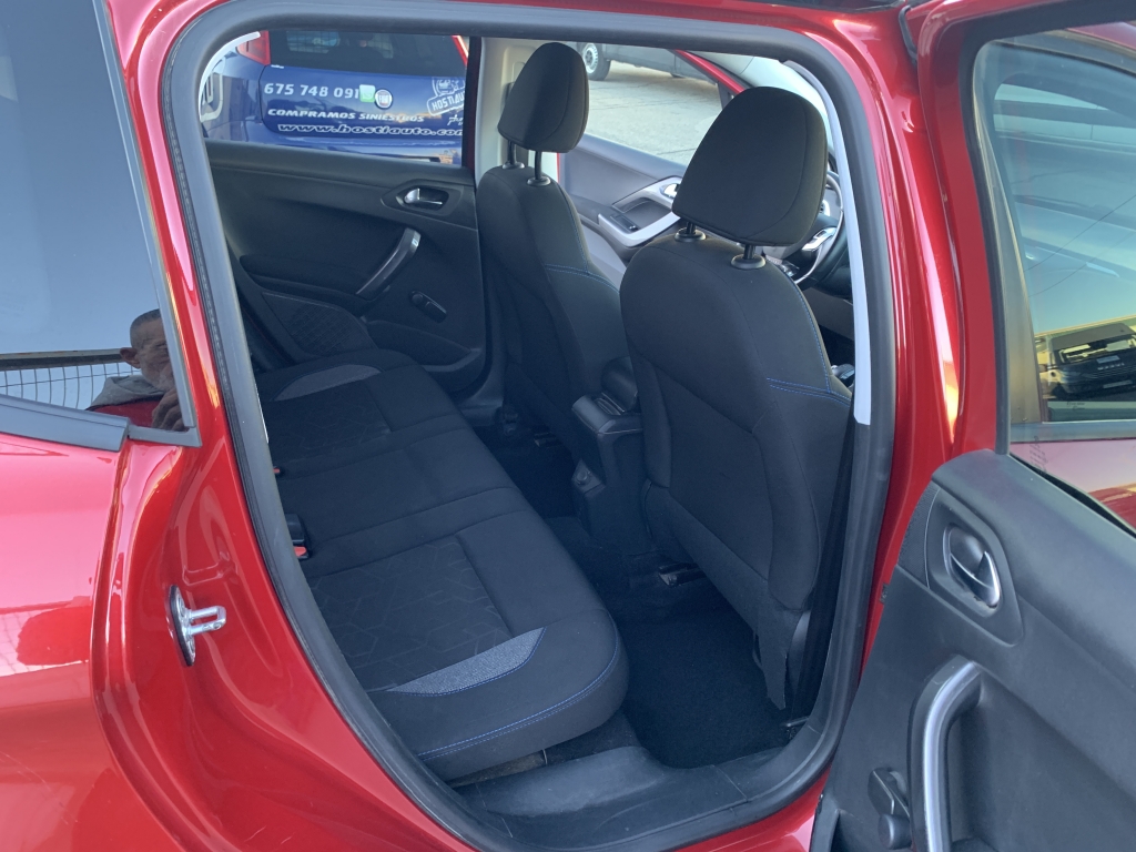 PEUGEOT 2008 1.6 HDI 100CV PEUGEOT 2008 1.6 HDI 100CV