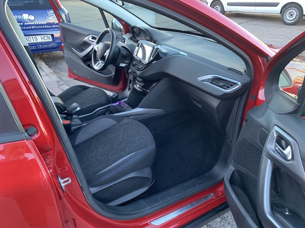 PEUGEOT 2008 1.6 HDI 100CV PEUGEOT 2008 1.6 HDI 100CV