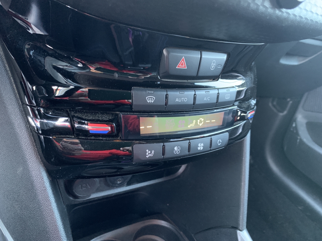 PEUGEOT 2008 1.6 HDI 100CV PEUGEOT 2008 1.6 HDI 100CV