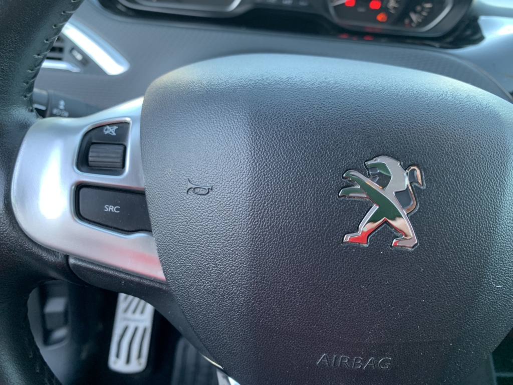 PEUGEOT 2008 1.6 HDI 100CV PEUGEOT 2008 1.6 HDI 100CV