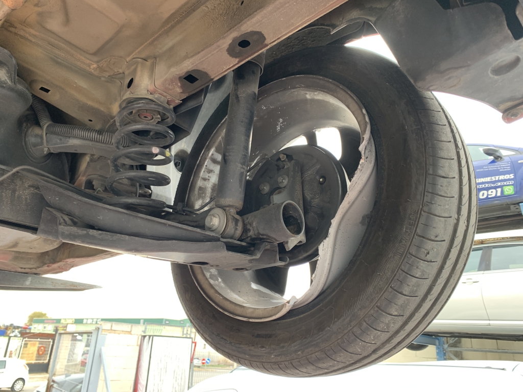 RENAULT CLIO LIMITED 900CC INY 90CV RENAULT CLIO LIMITED 900CC INY 90CV