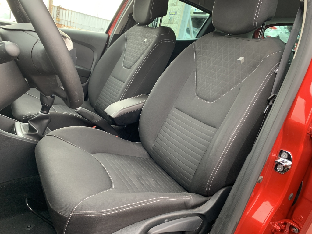 RENAULT CLIO LIMITED 900CC INY 90CV RENAULT CLIO LIMITED 900CC INY 90CV