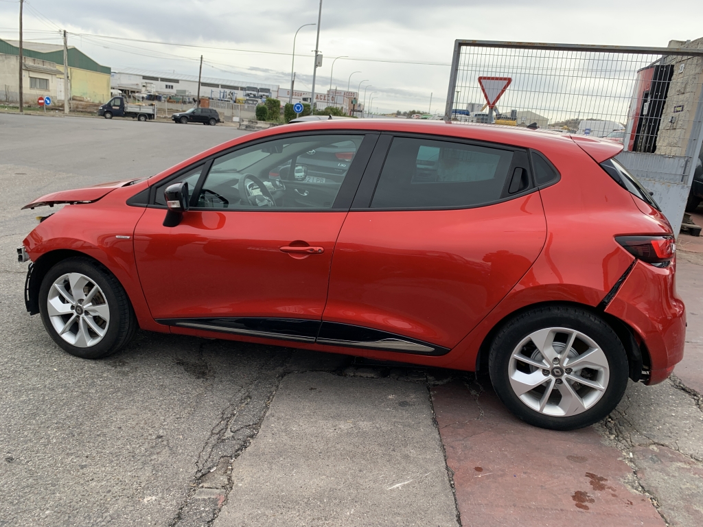 RENAULT CLIO LIMITED 900CC INY 90CV RENAULT CLIO LIMITED 900CC INY 90CV