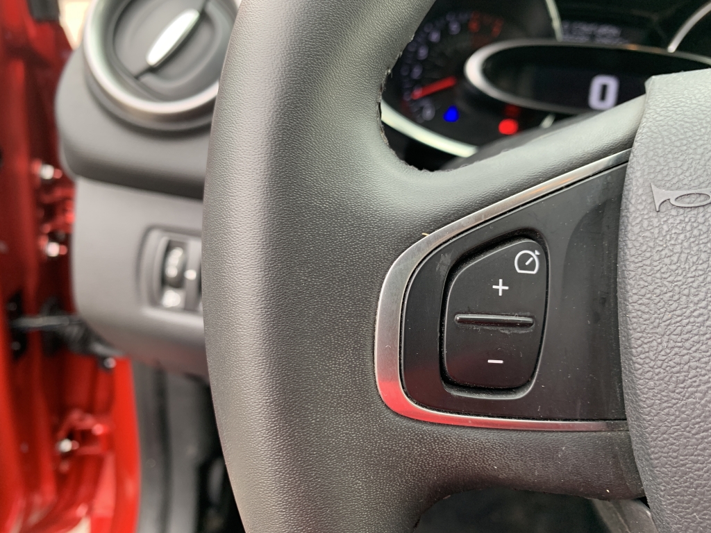 RENAULT CLIO LIMITED 900CC INY 90CV RENAULT CLIO LIMITED 900CC INY 90CV