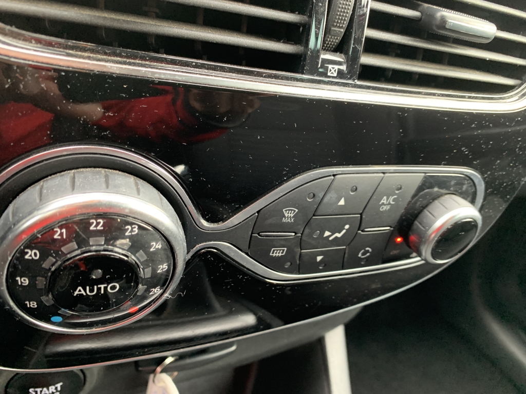 RENAULT CLIO LIMITED 900CC INY 90CV RENAULT CLIO LIMITED 900CC INY 90CV