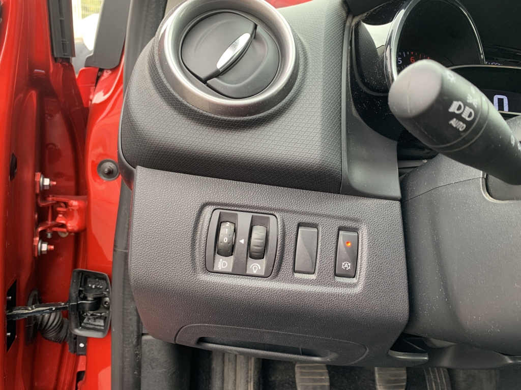 RENAULT CLIO LIMITED 900CC INY 90CV RENAULT CLIO LIMITED 900CC INY 90CV