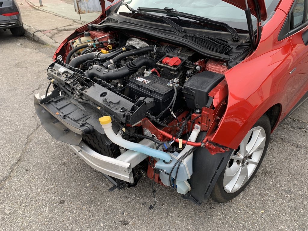 RENAULT CLIO LIMITED 900CC INY 90CV RENAULT CLIO LIMITED 900CC INY 90CV