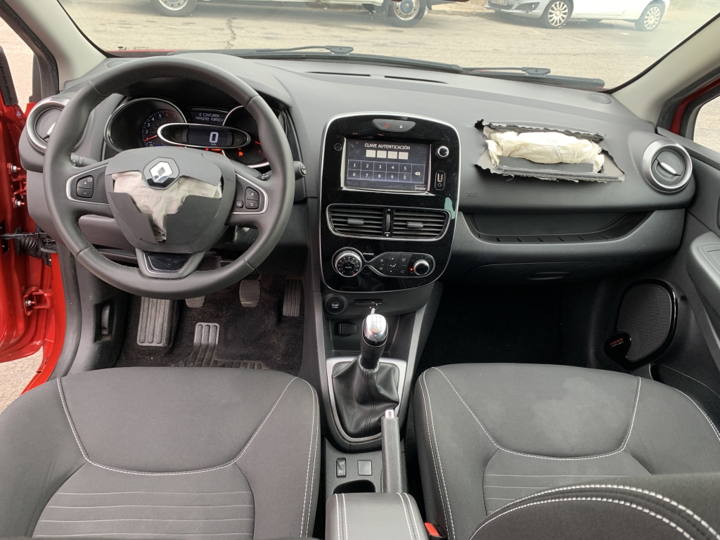 RENAULT CLIO LIMITED 900CC INY 90CV RENAULT CLIO LIMITED 900CC INY 90CV