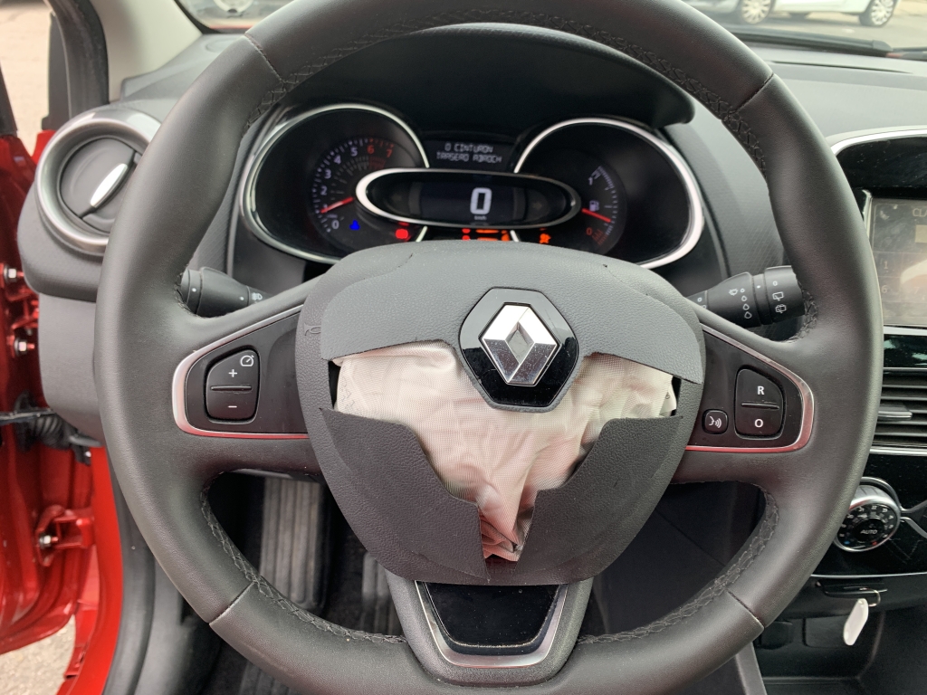 RENAULT CLIO LIMITED 900CC INY 90CV RENAULT CLIO LIMITED 900CC INY 90CV