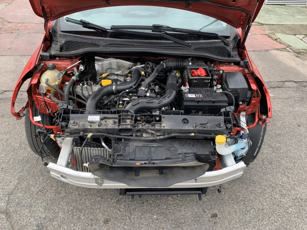 RENAULT CLIO LIMITED 900CC INY 90CV RENAULT CLIO LIMITED 900CC INY 90CV