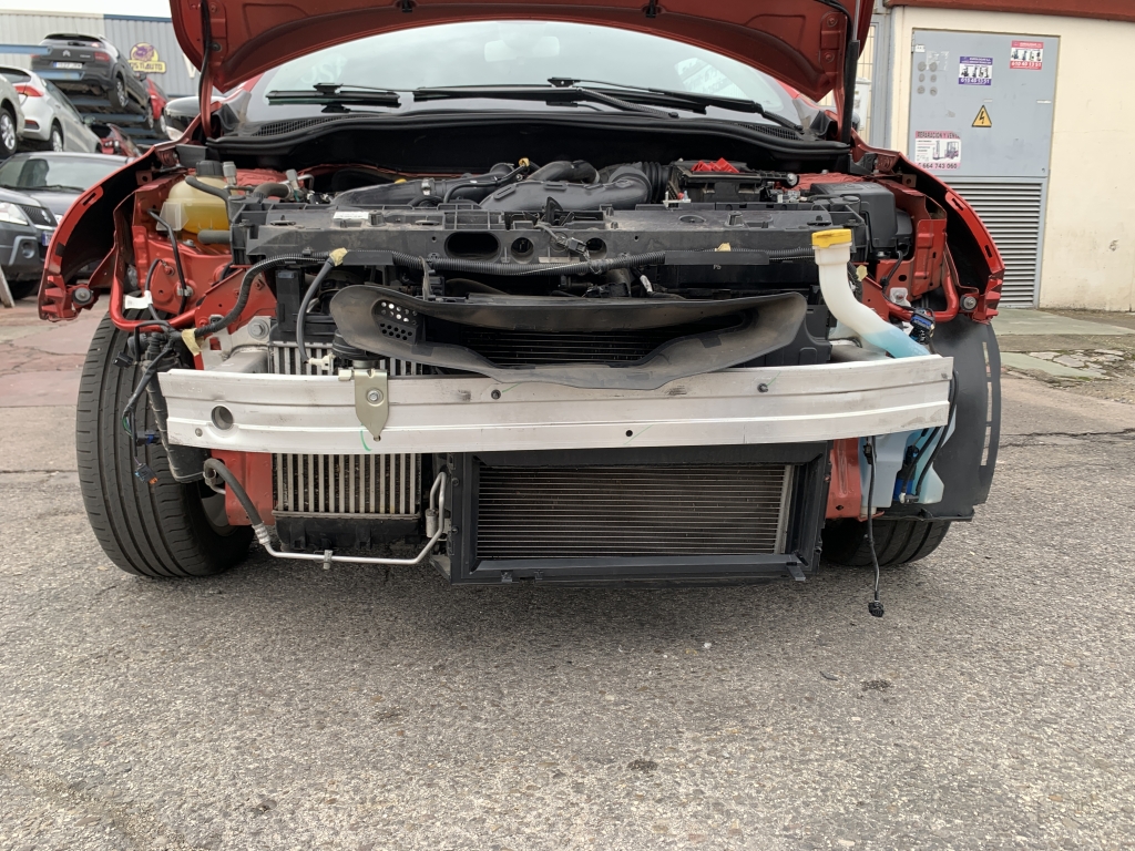 RENAULT CLIO LIMITED 900CC INY 90CV RENAULT CLIO LIMITED 900CC INY 90CV