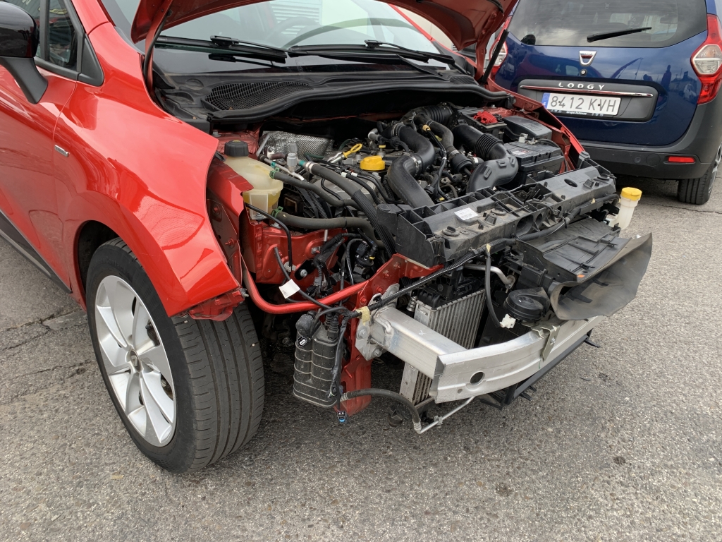 RENAULT CLIO LIMITED 900CC INY 90CV RENAULT CLIO LIMITED 900CC INY 90CV