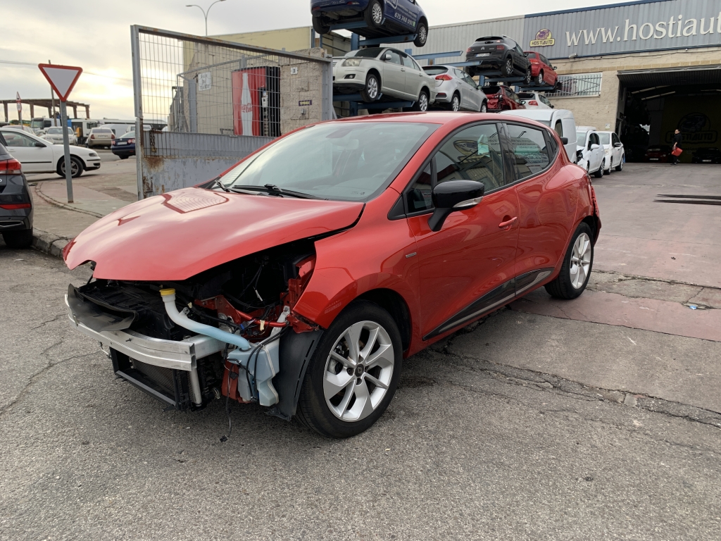 RENAULT CLIO LIMITED 900CC INY 90CV