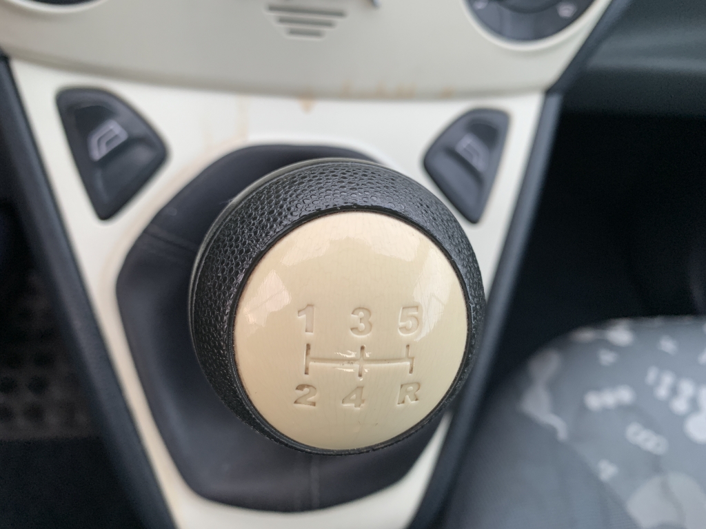 FORD KA 1.2 INY 70CV FORD KA 1.2 INY 70CV