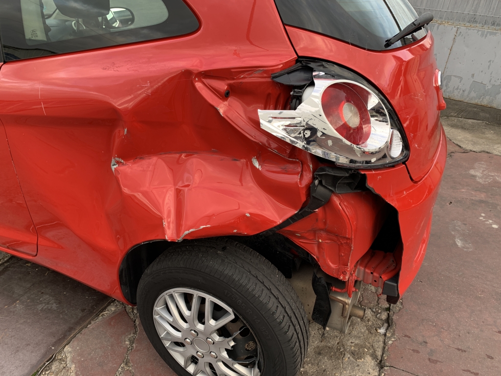 FORD KA 1.2 INY 70CV FORD KA 1.2 INY 70CV