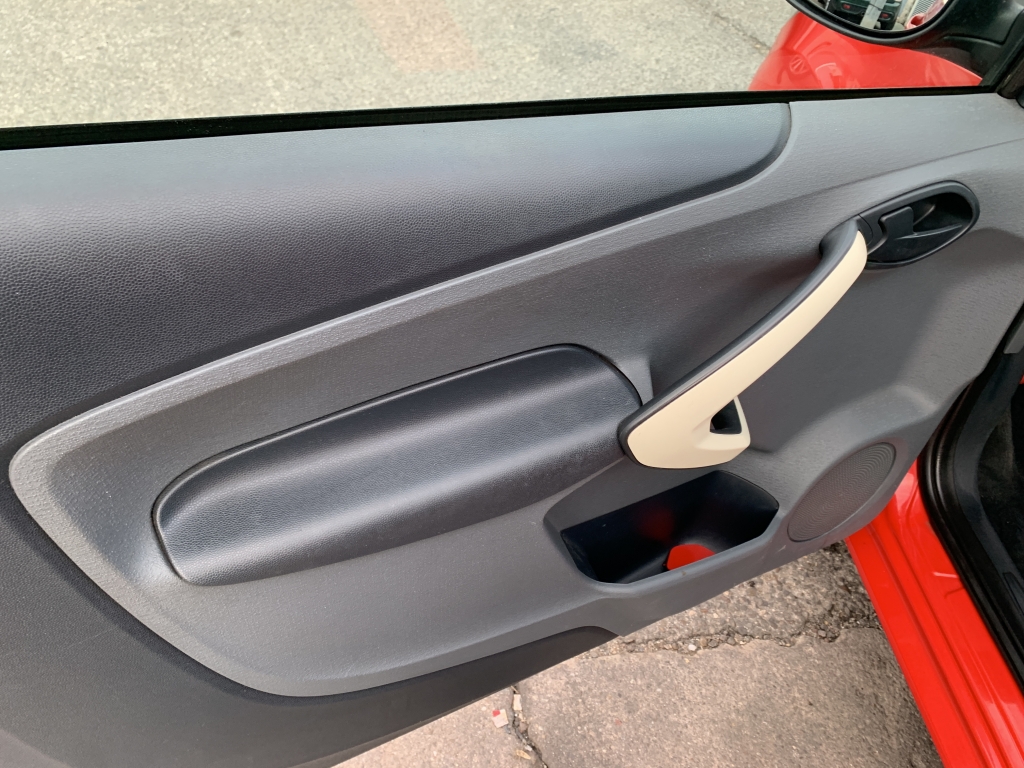 FORD KA 1.2 INY 70CV FORD KA 1.2 INY 70CV