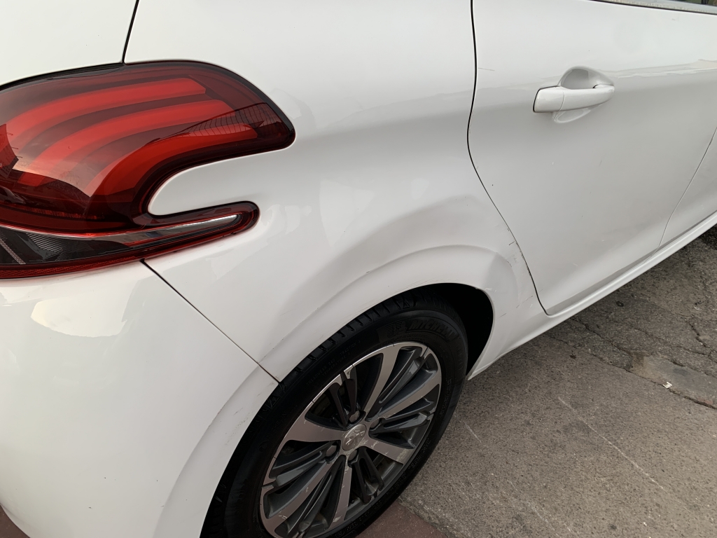 PEUGEOT 208 1.2 INY 110CV PEUGEOT 208 1.2 INY 110CV