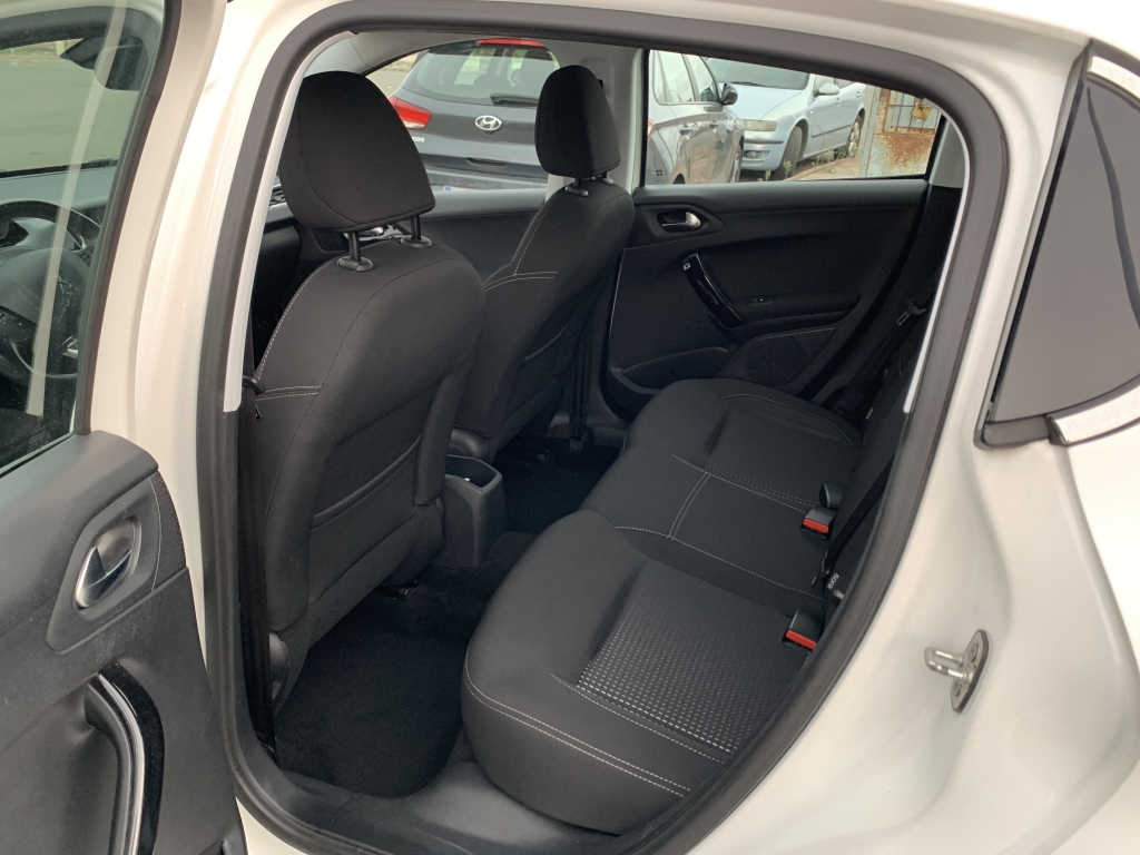 PEUGEOT 208 1.2 INY 110CV PEUGEOT 208 1.2 INY 110CV