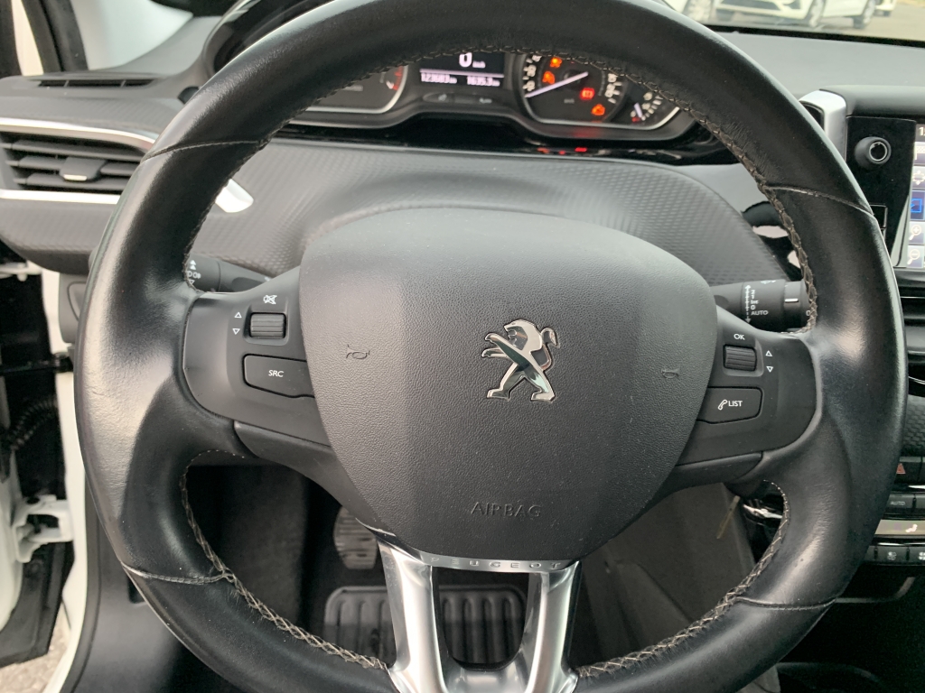 PEUGEOT 208 1.2 INY 110CV PEUGEOT 208 1.2 INY 110CV