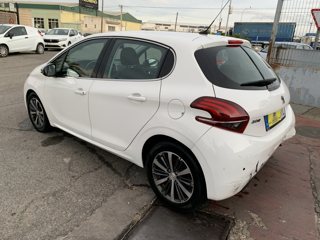 PEUGEOT 208 1.2 INY 110CV PEUGEOT 208 1.2 INY 110CV