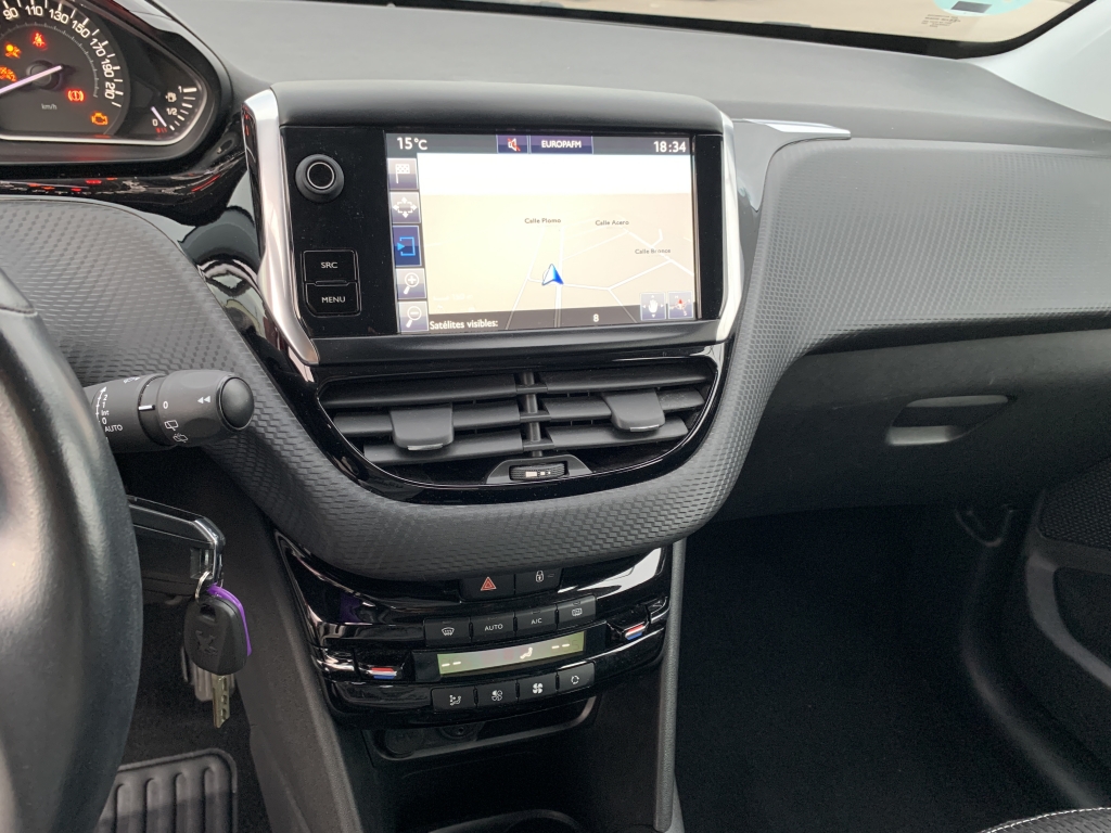 PEUGEOT 208 1.2 INY 110CV PEUGEOT 208 1.2 INY 110CV