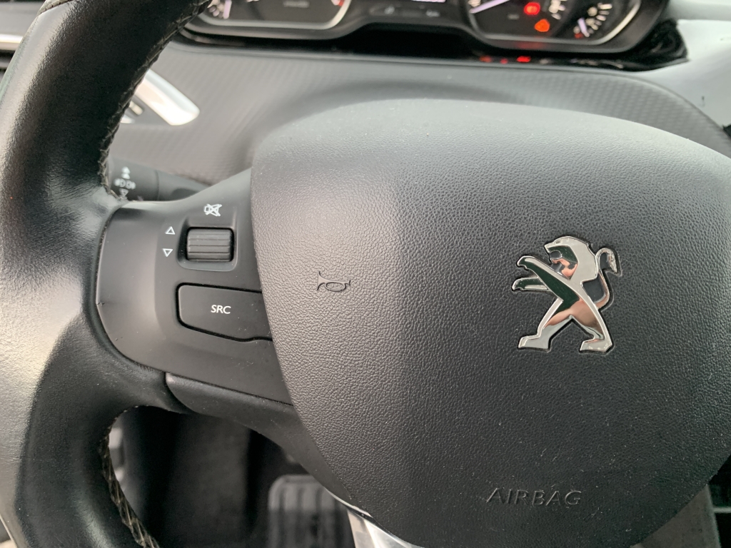 PEUGEOT 208 1.2 INY 110CV PEUGEOT 208 1.2 INY 110CV