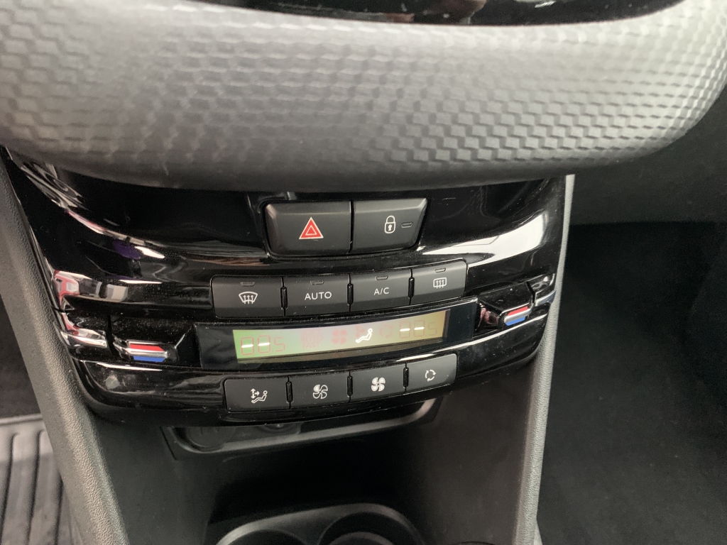 PEUGEOT 208 1.2 INY 110CV PEUGEOT 208 1.2 INY 110CV