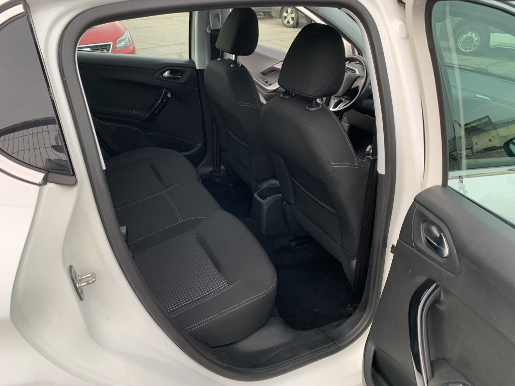 PEUGEOT 208 1.2 INY 110CV PEUGEOT 208 1.2 INY 110CV