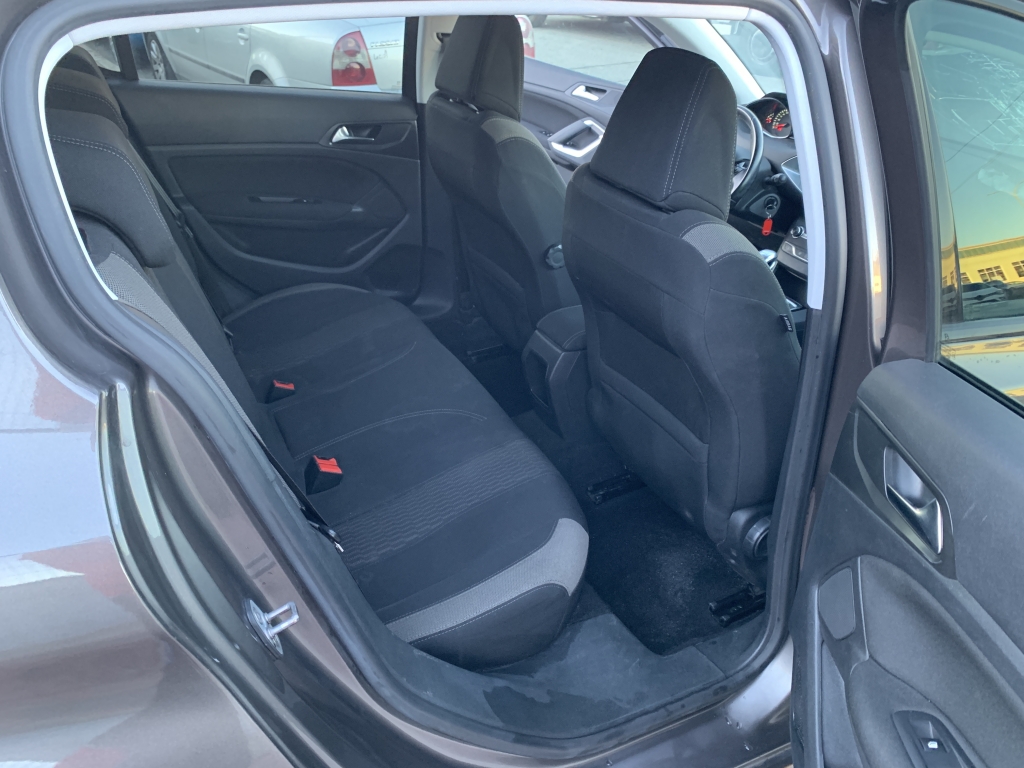 PEUGEOT 308 1.2 INY 130CV PEUGEOT 308 1.2 INY 130CV