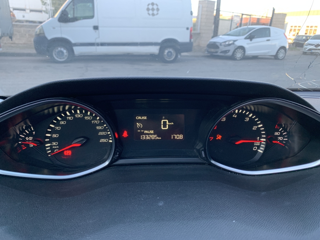 PEUGEOT 308 1.2 INY 94CV PEUGEOT 308 1.2 INY 94CV