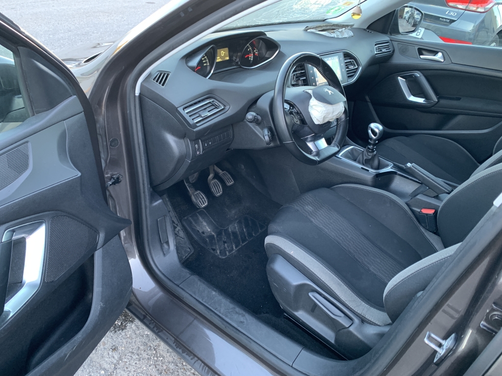 PEUGEOT 308 1.2 INY 130CV PEUGEOT 308 1.2 INY 130CV