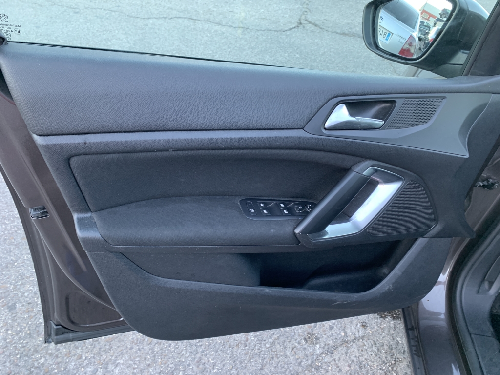 PEUGEOT 308 1.2 INY 130CV PEUGEOT 308 1.2 INY 130CV