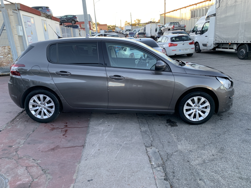 PEUGEOT 308 1.2 INY 130CV PEUGEOT 308 1.2 INY 130CV