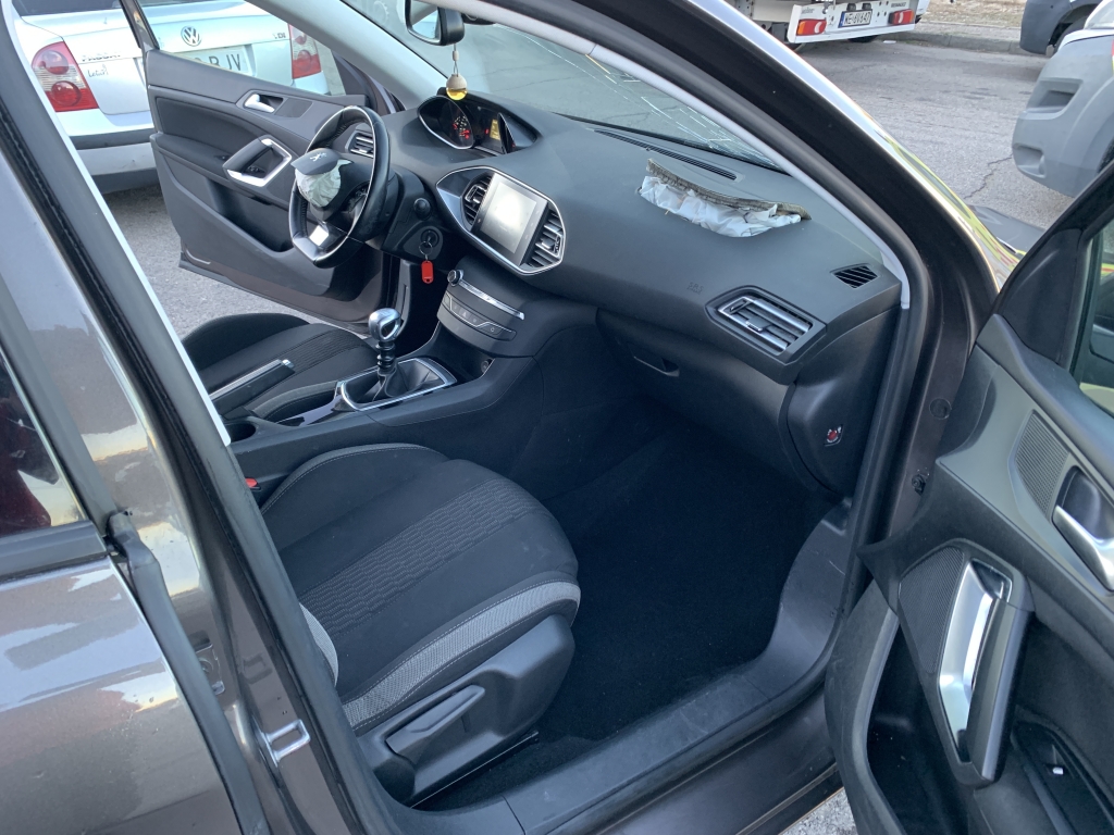 PEUGEOT 308 1.2 INY 130CV PEUGEOT 308 1.2 INY 130CV