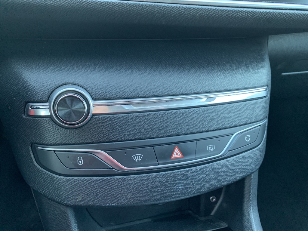 PEUGEOT 308 1.2 INY 130CV PEUGEOT 308 1.2 INY 130CV