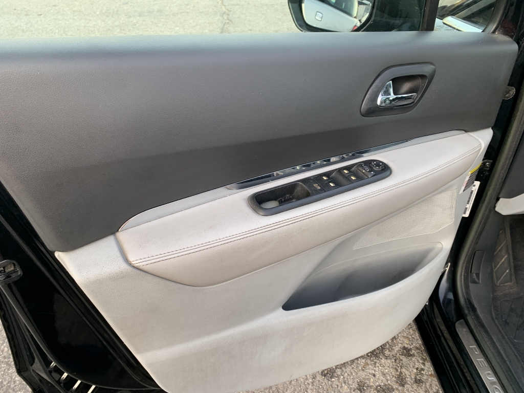 PEUGEOT 5008 1.6 HDI 112CV 7 PLAZAS