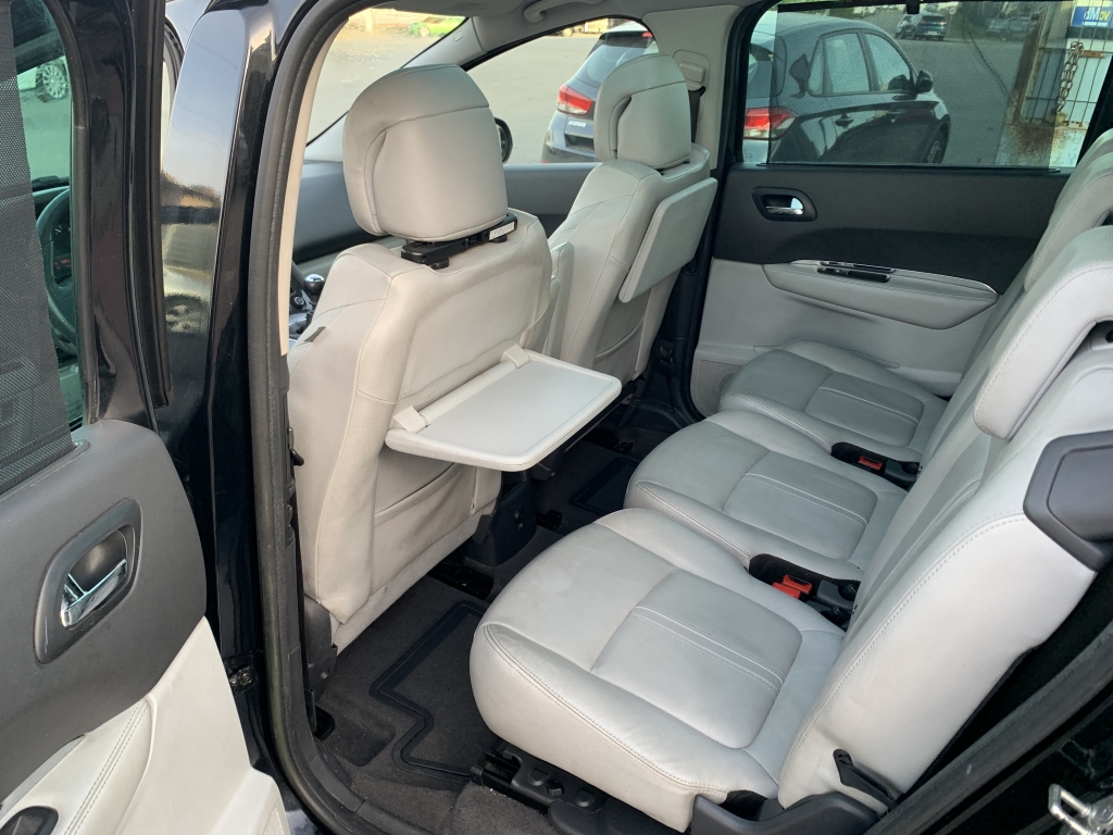 PEUGEOT 5008 1.6 HDI 112CV 7 PLAZAS