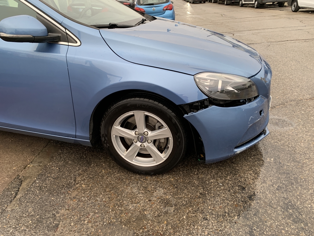 VOLVO V-40 2.0 D 150CV AUT