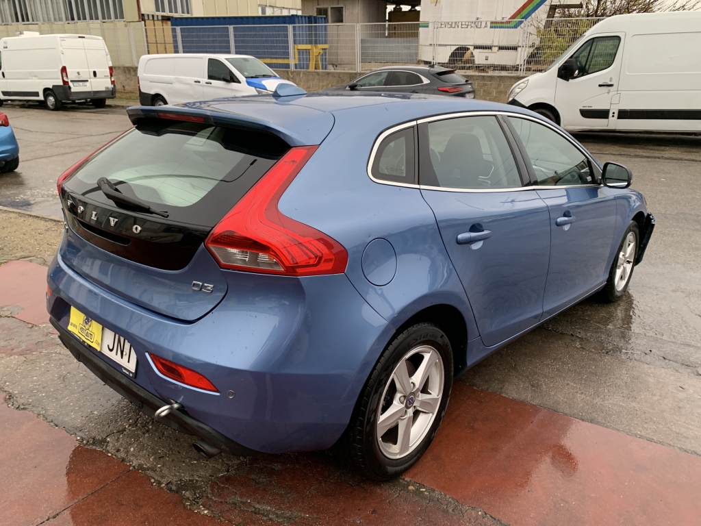 VOLVO V-40 2.0 D 150CV AUT VOLVO V-40 2.0 D 150CV AUT