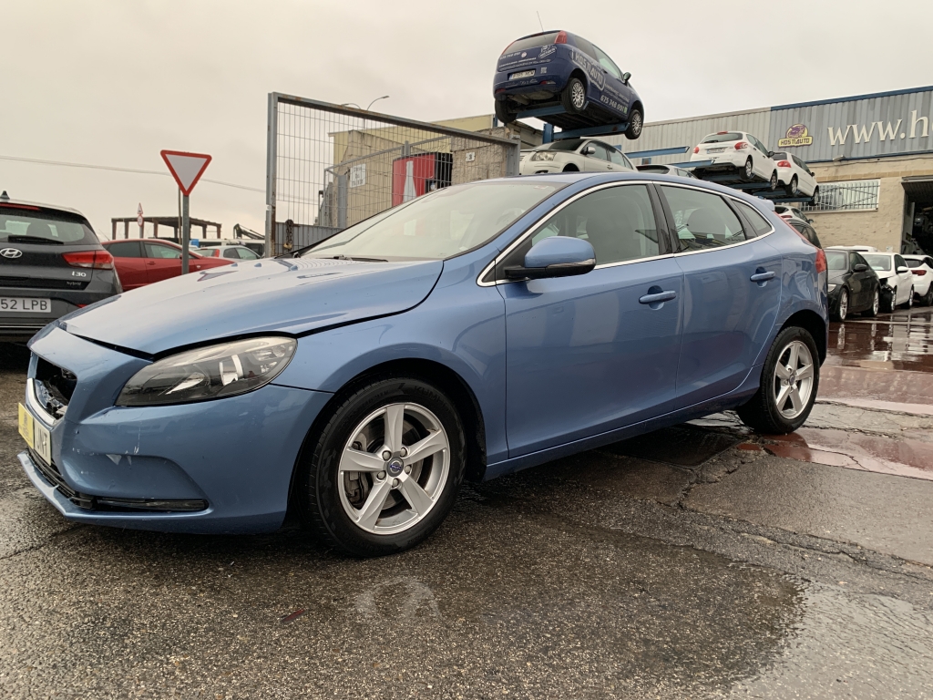 VOLVO V-40 2.0 D 150CV AUT VOLVO V-40 2.0 D 150CV AUT