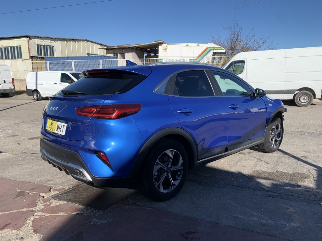 KIA XCEED 1.0 INY 120CV KIA XCEED 1.0 INY 120CV